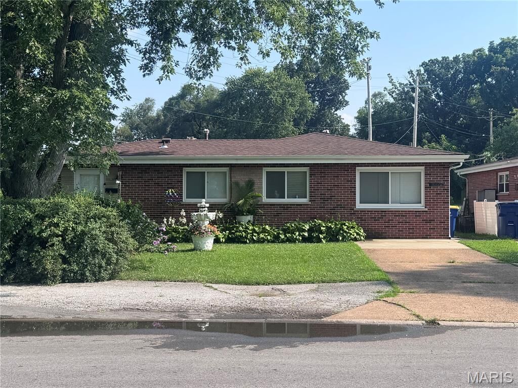 Property Photo:  10792 Tropic Drive  MO 63074 