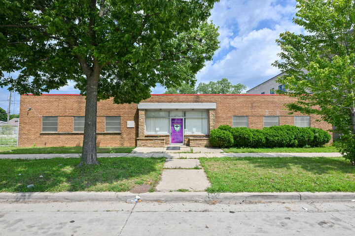 Property Photo: 4260 N Teutonia Ave WI 53209