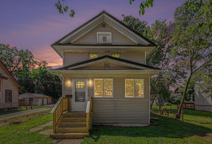 Property Photo: 113 E Robinson Street MI 49203