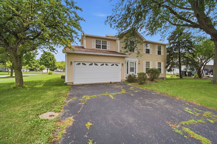 Property Photo: 3995 Ludington Court IL 60133