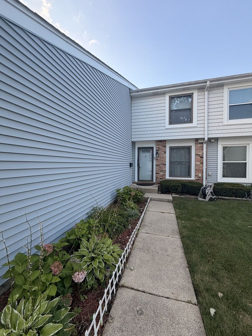 Property Photo: 1984 Dunmore Place IL 60169