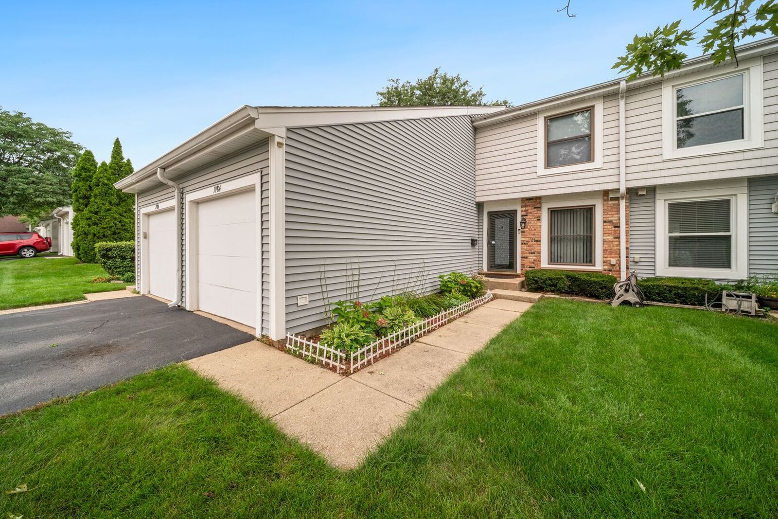 Property Photo:  1984 Dunmore Place  IL 60169 