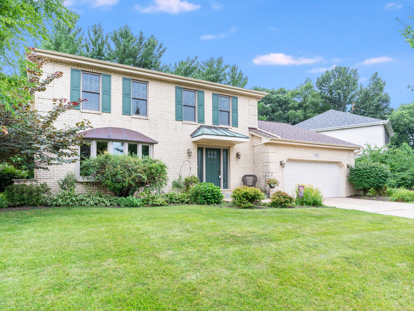 Property Photo:  2315 Ridgewood Road  IL 60532 