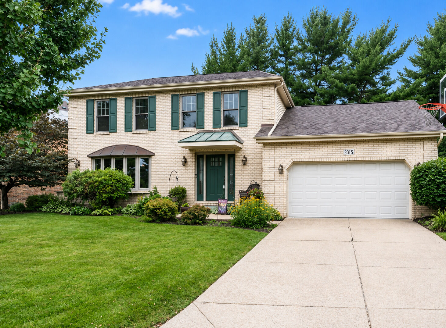 Property Photo: 2315 Ridgewood Road IL 60532