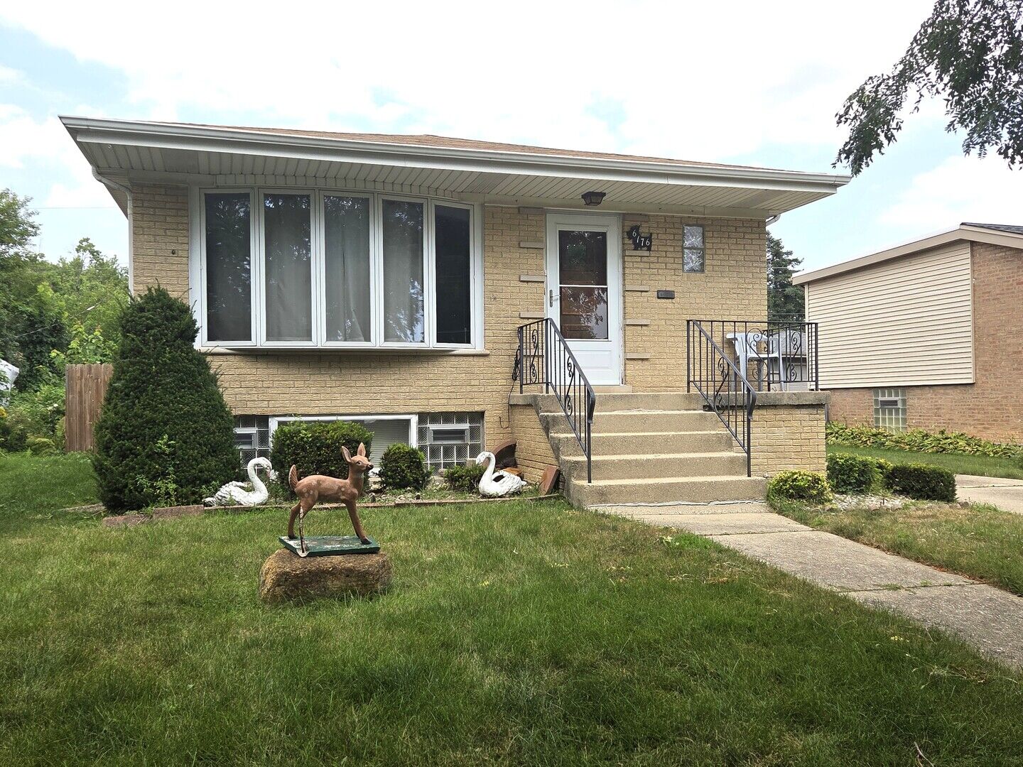 Property Photo: 6176 Washington Street IL 60415