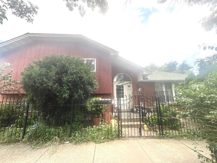 Property Photo: 3000 W 38th Street IL 60632