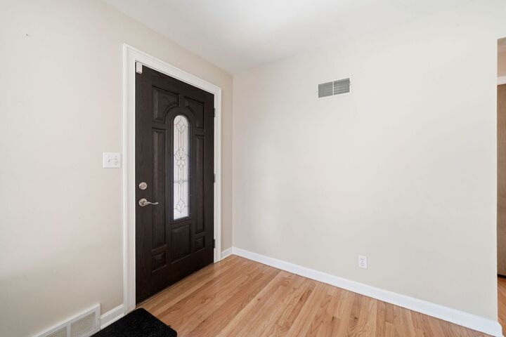 Property Photo: 1009 Leith Avenue IL 60085
