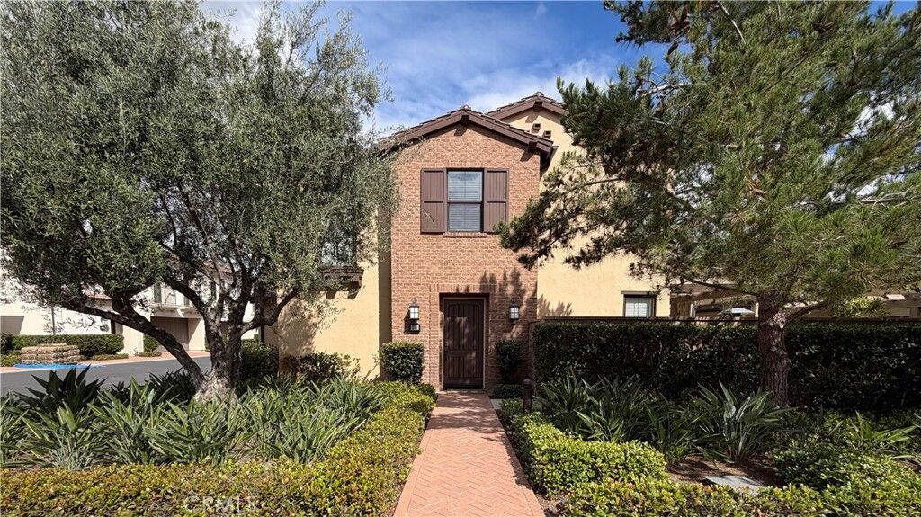 Property Photo:  259 Rodeo  CA 92602 