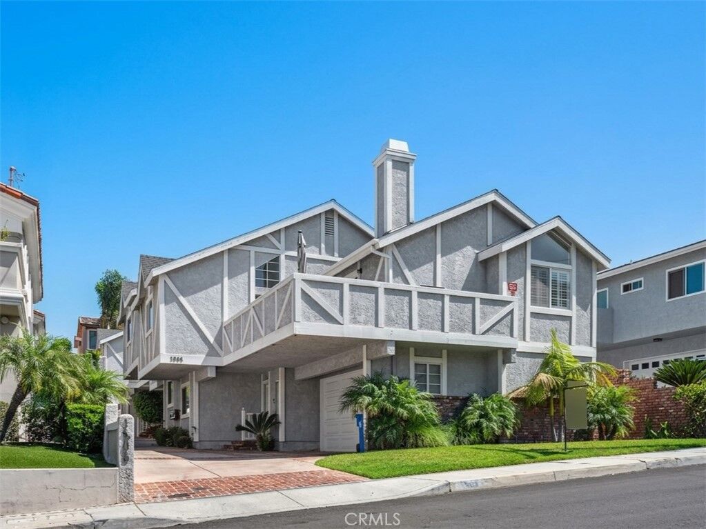 Property Photo:  1805 Carnegie Lane 3  CA 90278 