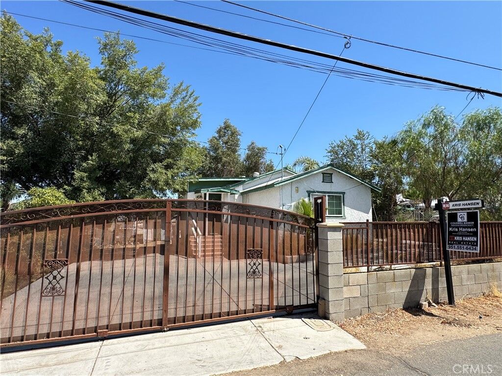 Property Photo:  23790 Clara Place  CA 92587 