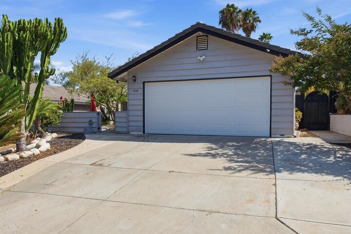 Property Photo:  1549 Spring Creek Lane  CA 92057 