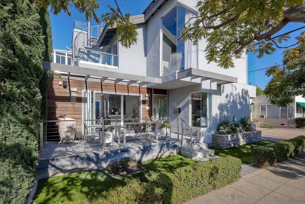 Property Photo: 911 9th St CA 92118