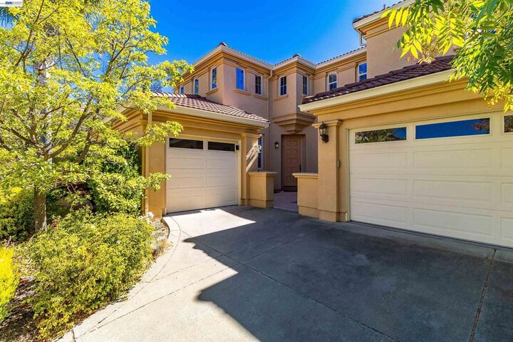 Property Photo:  5811 Cattleya Dr  CA 94582 