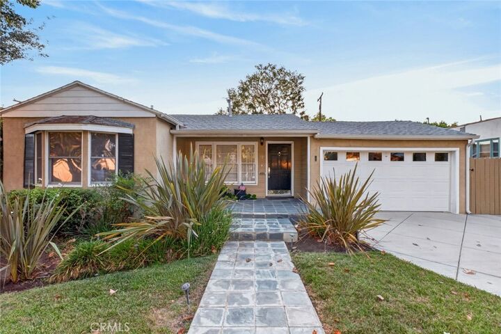 Property Photo: 1321 Graynold CA 91202