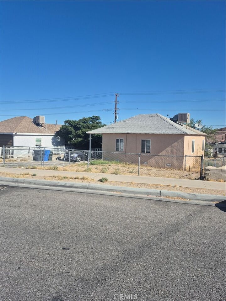 Property Photo:  711 W Buena Vista  CA 92311 