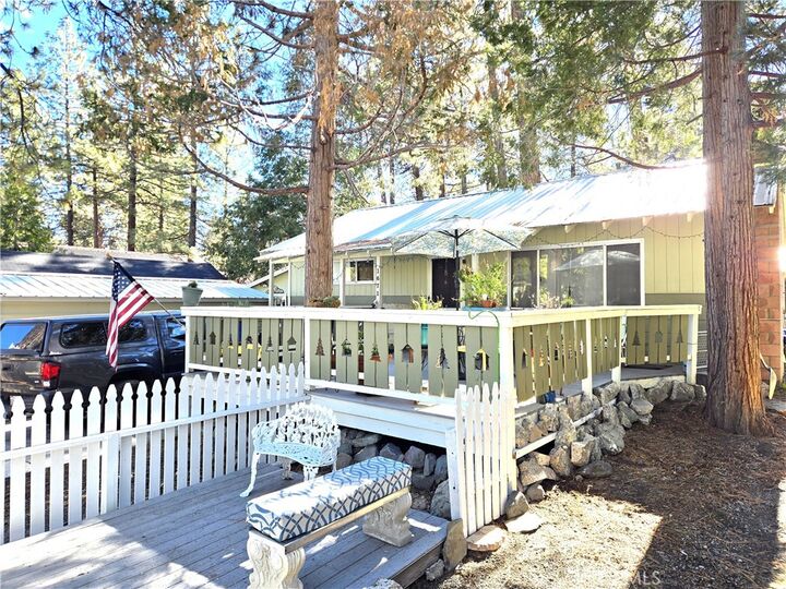 Property Photo:  1671 Twin Lakes  CA 92397 