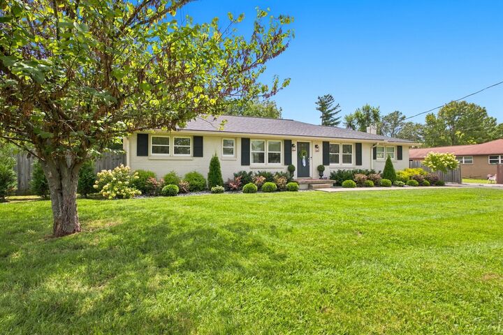 Property Photo:  1014 Hickory Ct  TN 37087 