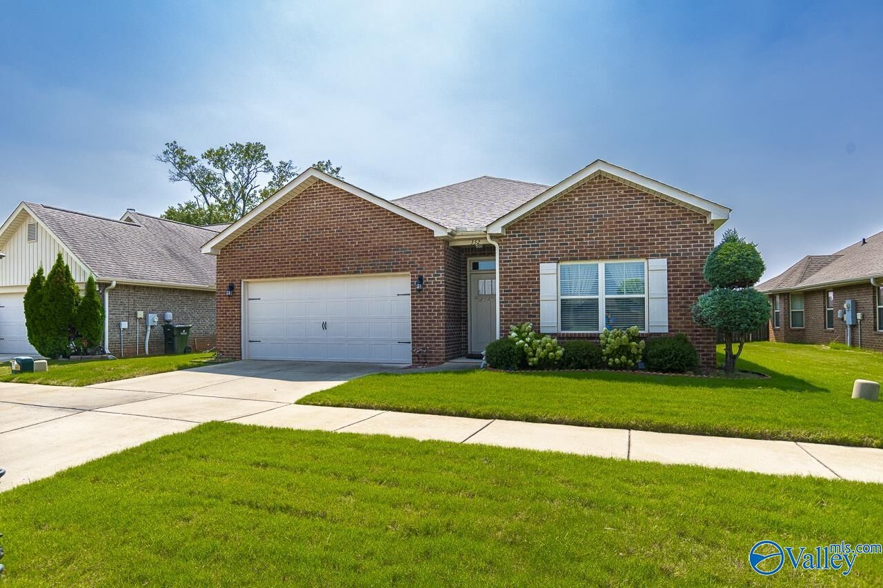 Property Photo:  352 Harbor Glen Drive  AL 35756 