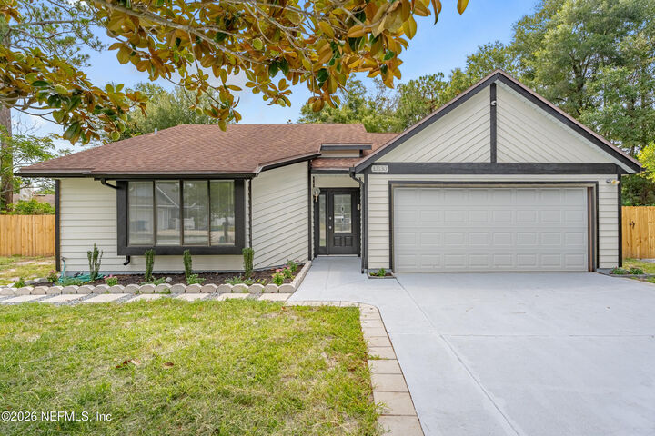 Property Photo: 13130 Everett Court E FL 32225