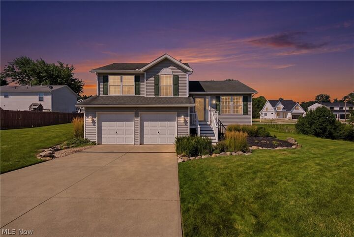 Property Photo: 900 Mallet Hill OH 44256