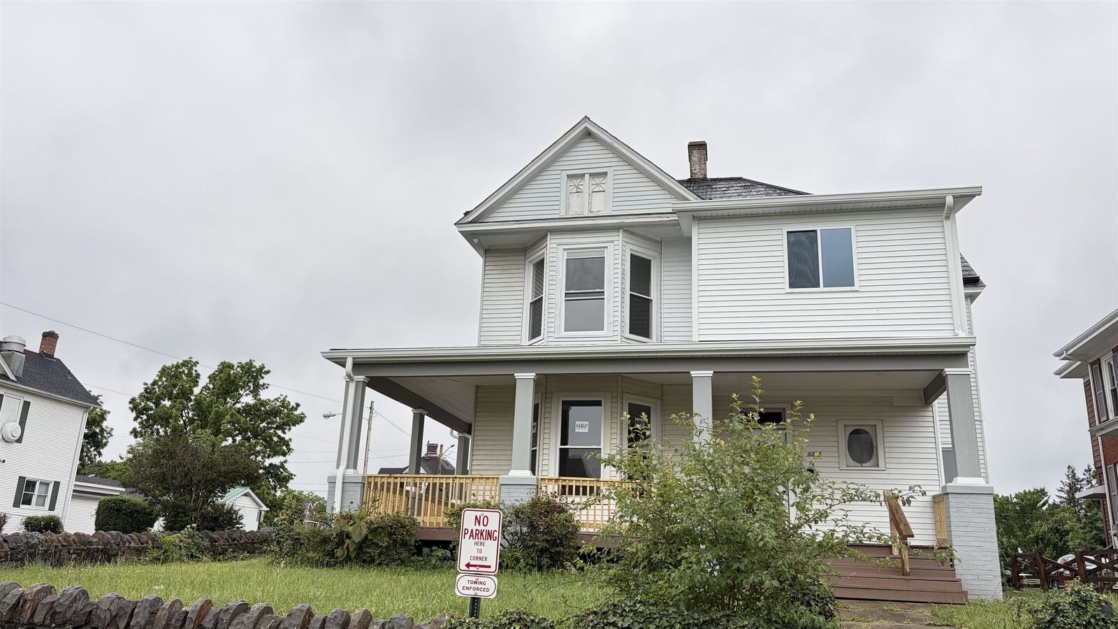 Property Photo:  1201 Grove Avenue  VA 24141 