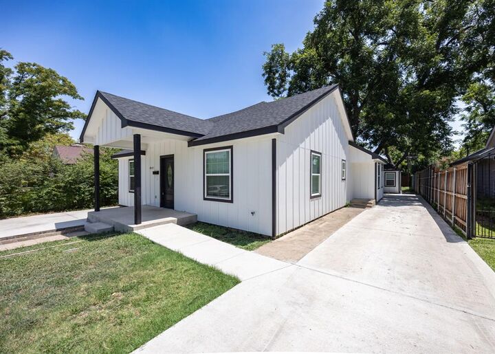 Property Photo: 809 Haynes Avenue TX 76103