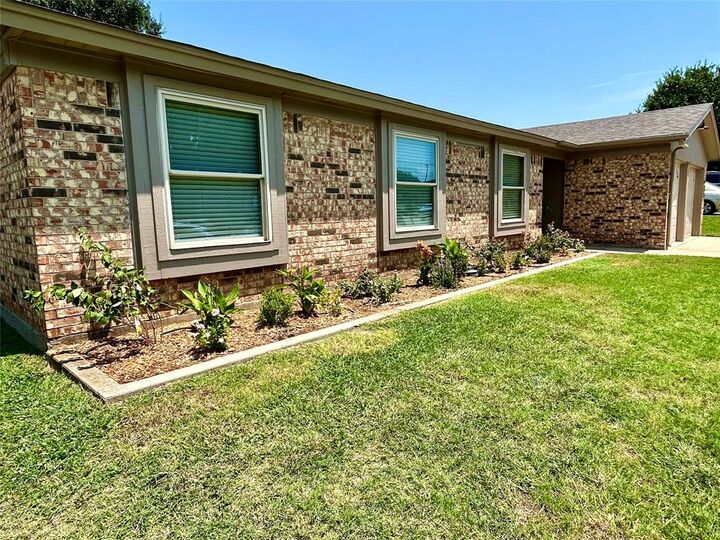 Property Photo:  6933 Wicks Trail  TX 76133 