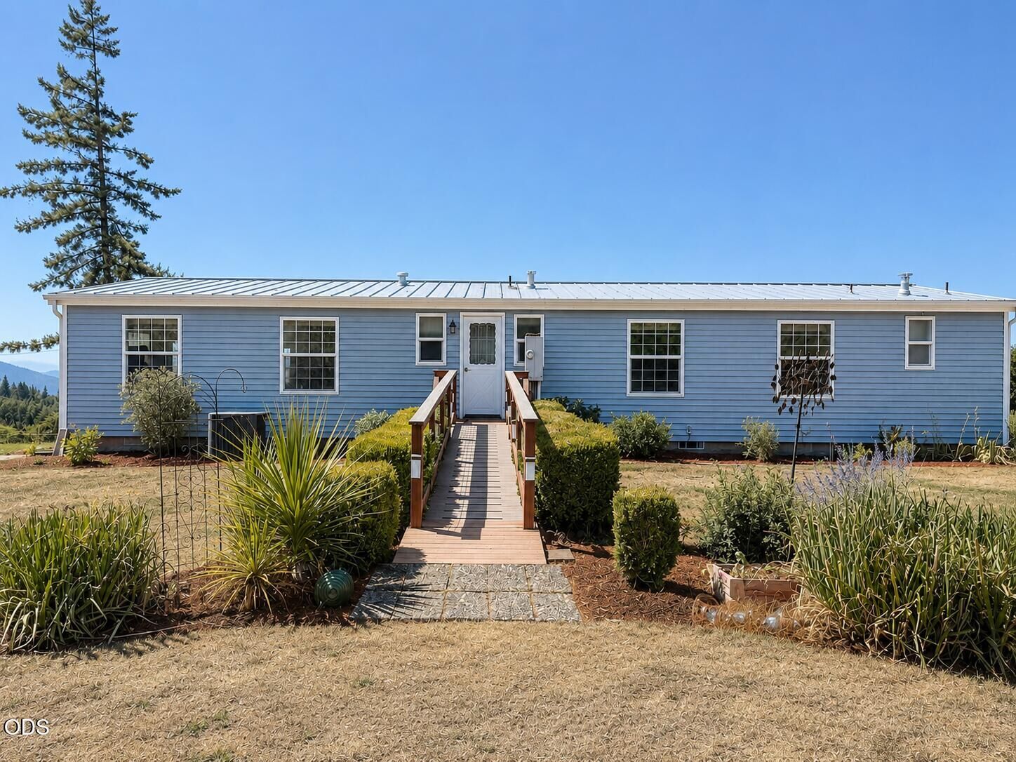 Property Photo: 3741 Oak Hill Road OR 97470