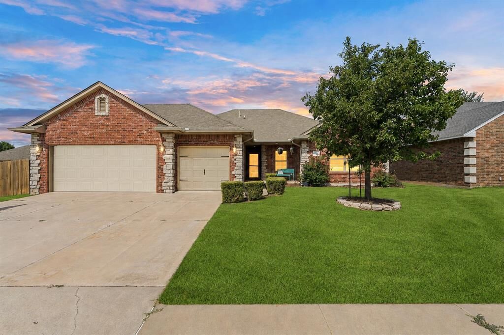 Property Photo:  709 Blue Ridge Road  OK 73160 