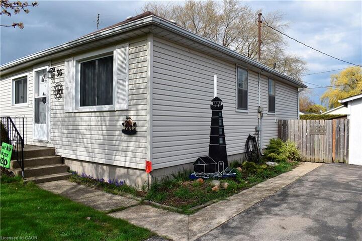 36 Woodhouse Avenue — photo 1