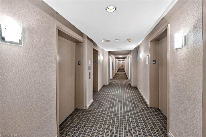 Property Photo:  135 Hillcrest Avenue 2009  ON L5B 4B1 