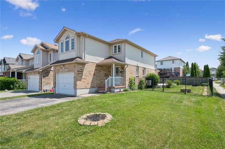 Property Photo: 71 Peach Blossom Crescent ON N2E 3Z7