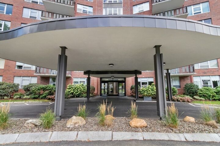 Property Photo: 280 Boylston St 713 MA 02467