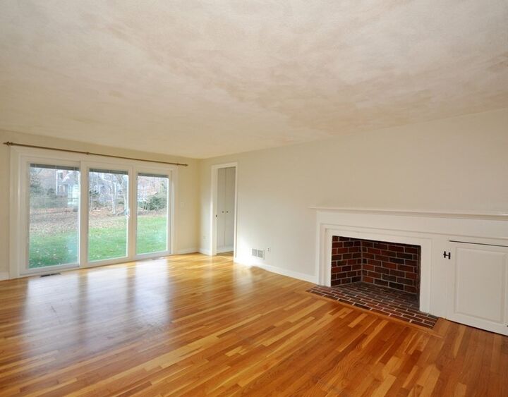 Property Photo: 15 Seaborn Place 15 MA 02420