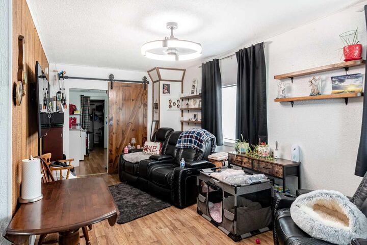 Property Photo:  9324 101 Avenue  AB T8V 0W6 