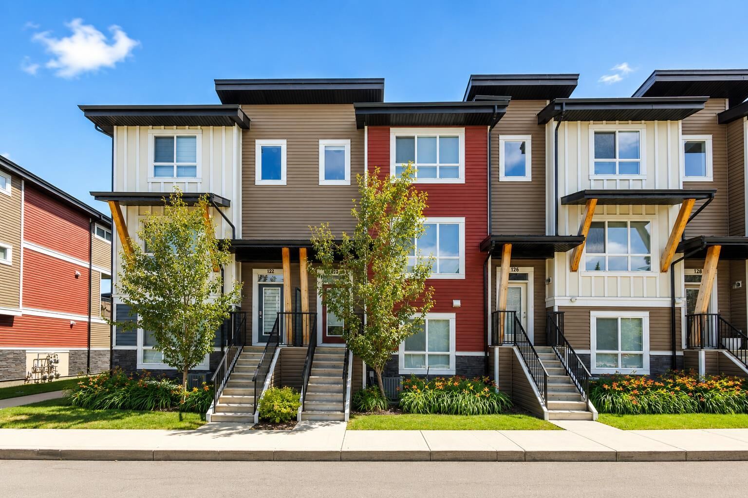 Property Photo:  124 Walgrove Cove SE  AB T2X 4E1 