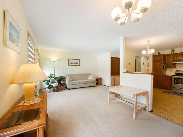 Property Photo:  1620 47 Street SW  AB T3C 2C8 
