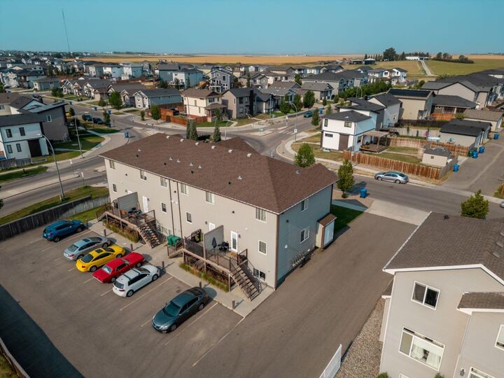 Property Photo: 103 Crocus Terrace W 5 AB T1J 5J3
