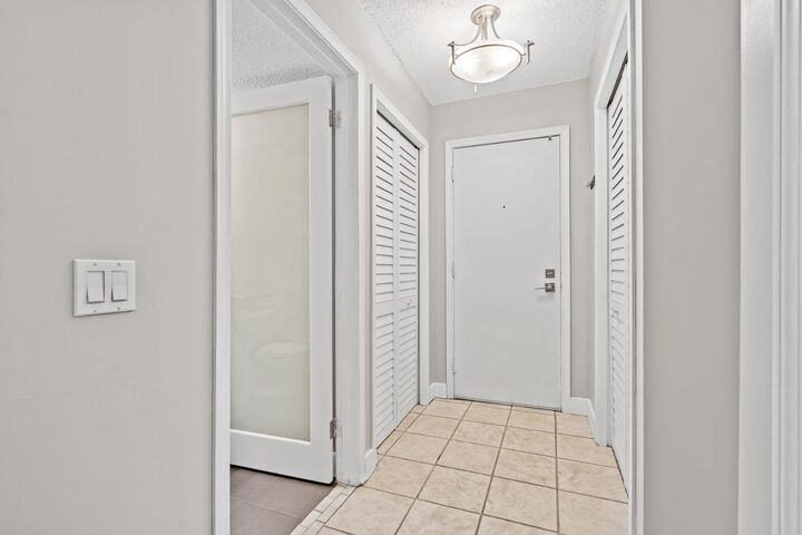 Property Photo:  626 2 Avenue NE 201  AB T2E 0E8 