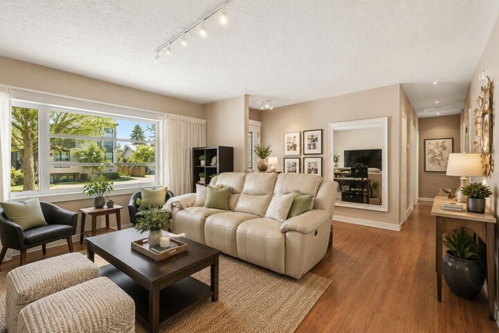 Property Photo: 2816 24 Street NW AB T2M 3Z3