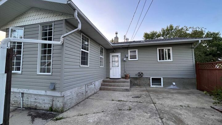 Property Photo: 4107 50 Avenue AB T4V 0P7