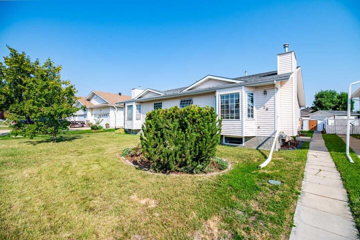 Property Photo: 78 Duston Street AB T4R 2L5