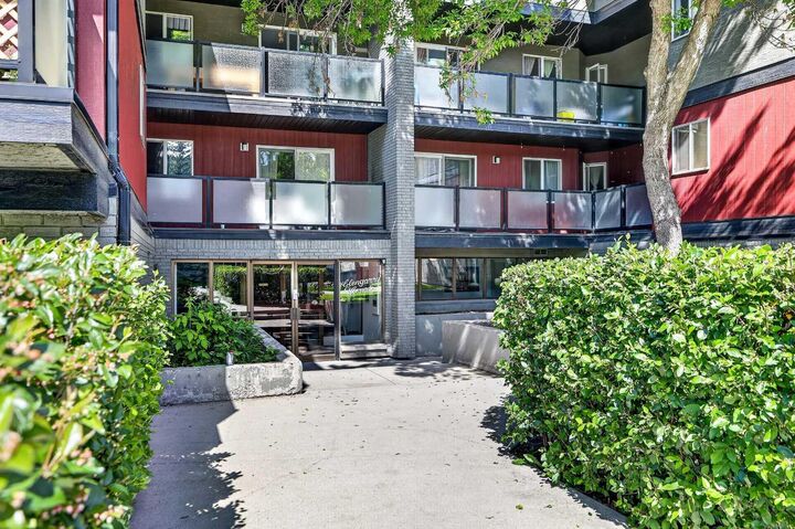 Property Photo: 1915 26 Street SW 204 AB T3E 2A2