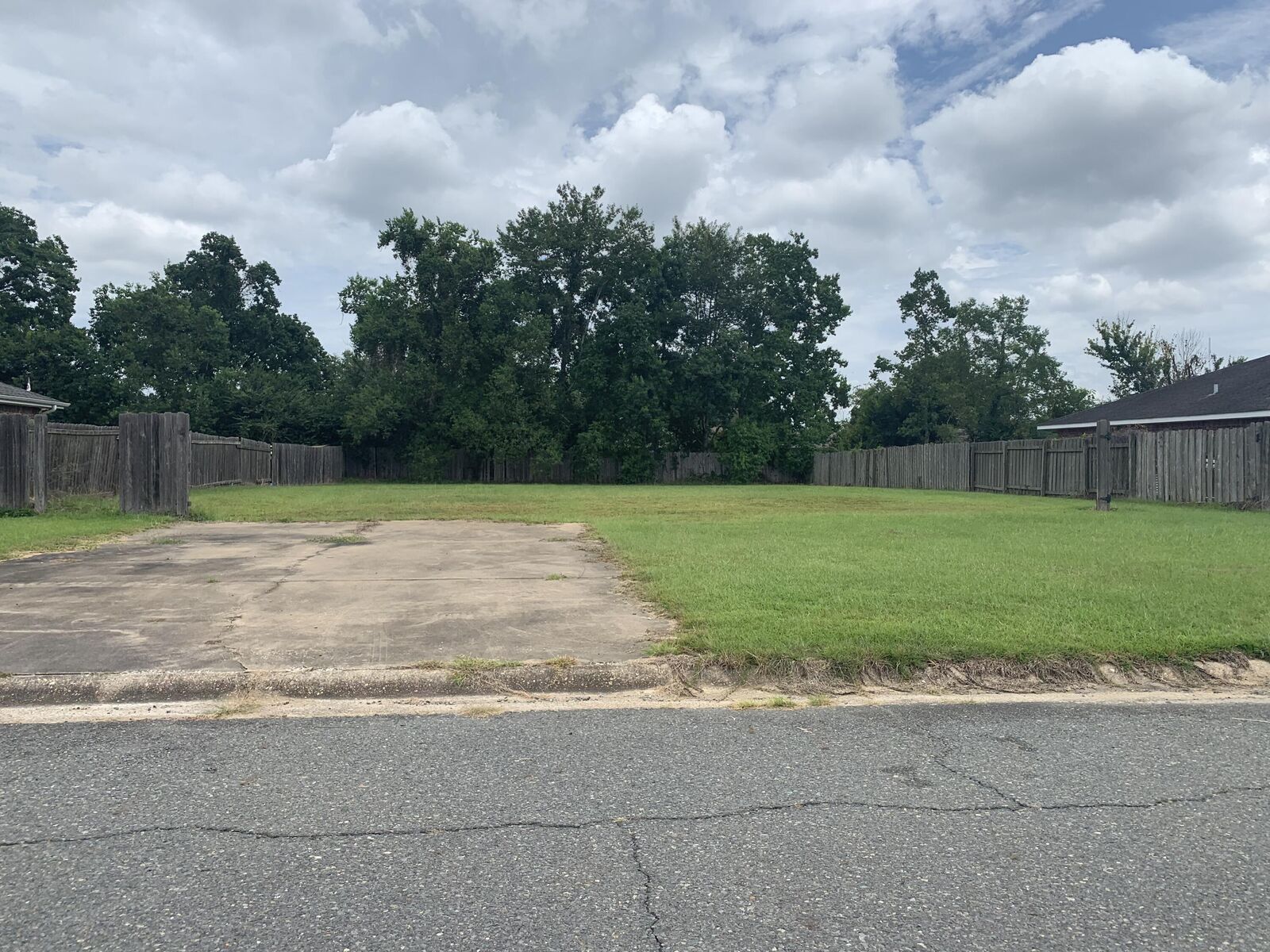 Property Photo: Maverick St LA 70634