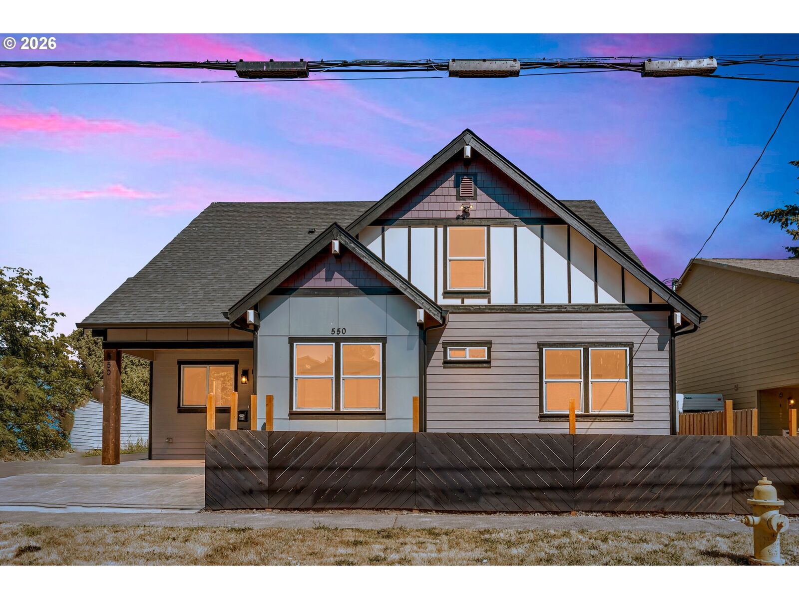 Property Photo:  550 SE 8th Ave  OR 97123 