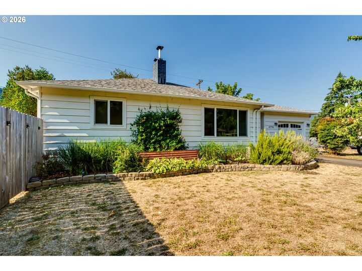 Property Photo: 47776 W 2nd St OR 97463