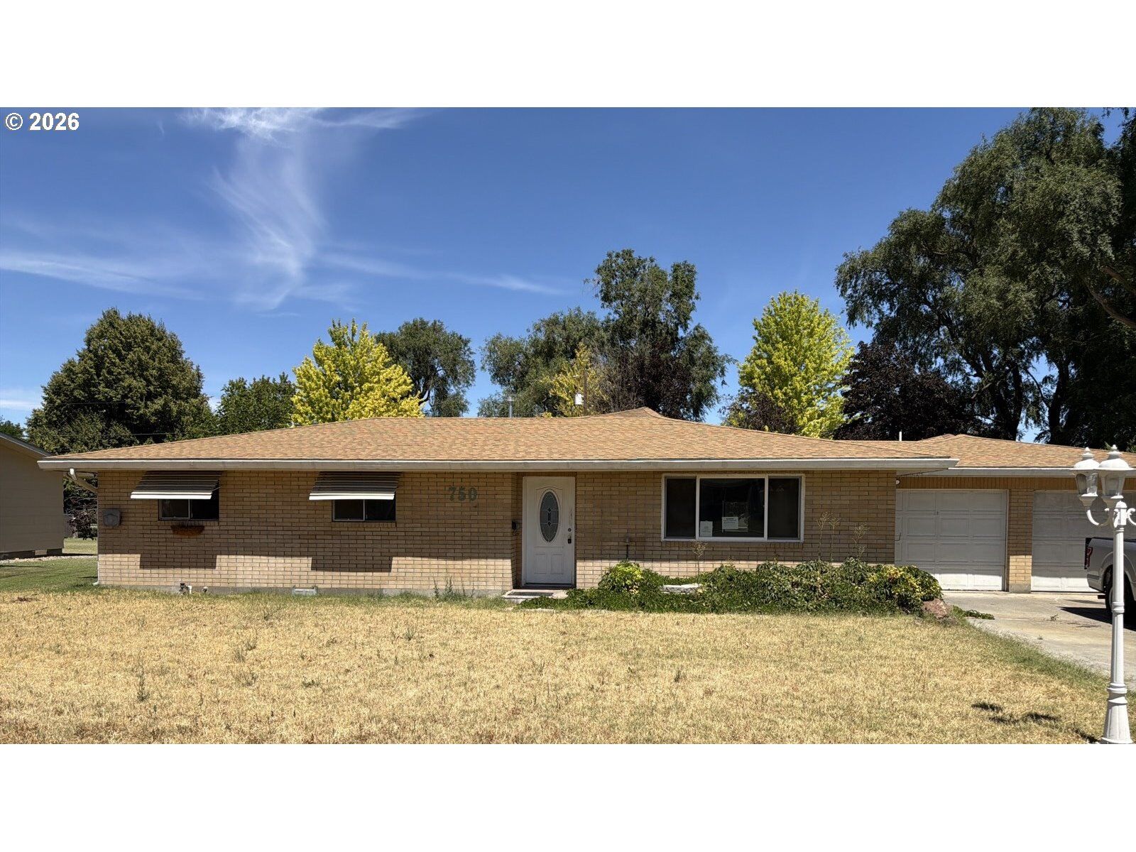 Property Photo: 750 W Quince Ave OR 97838