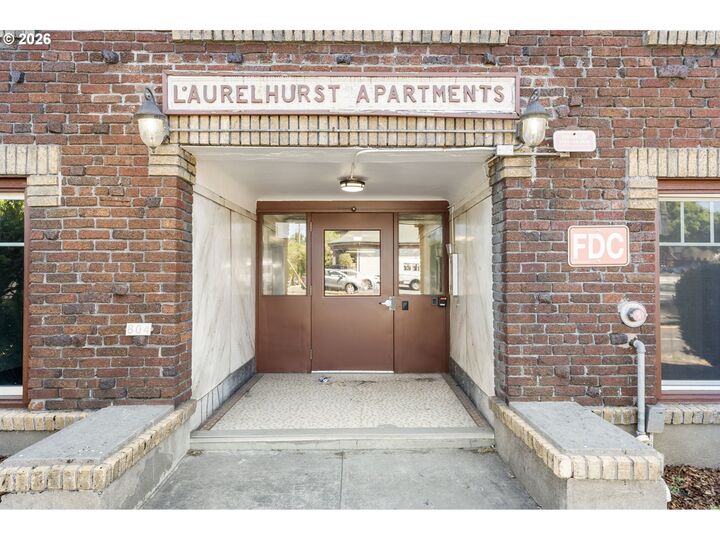 Property Photo:  804 SE Cesar E Chavez Blvd 13  OR 97214 