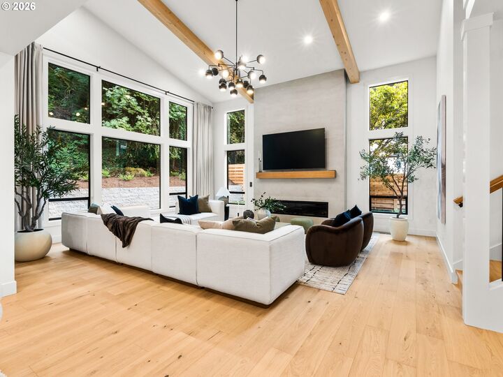 Property Photo:  1160 Oak Ter  OR 97034 
