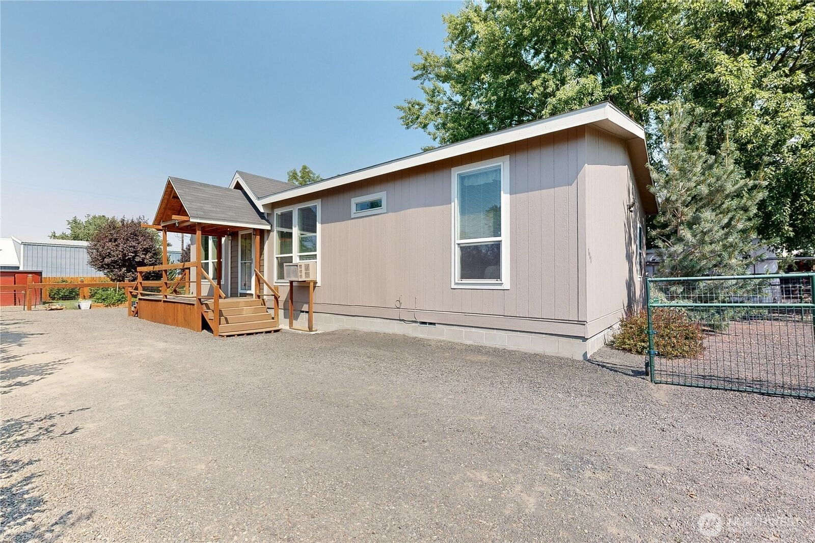 Property Photo: 111 N D Street WA 99348